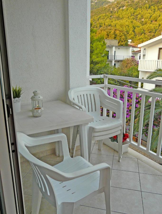 Apartments By The Sea Drvenik Donja Vala, Makarska - 6756 Екстериор снимка